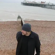 Posłuchaj wykonawcy Diorama, obejrzyj teledyski, przeczytaj biografię, zobacz daty tras koncertowych i nie tylko!