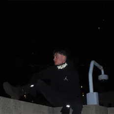 Kiwajster을(를) 듣고, 뮤직 비디오를 보고, 약력을 읽고, 투어 일정 등을 확인하세요!