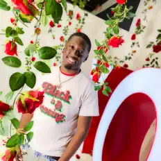 Posłuchaj wykonawcy Yung Delo, obejrzyj teledyski, przeczytaj biografię, zobacz daty tras koncertowych i nie tylko!