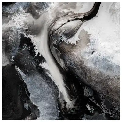 Listen to Heiress by Novo Amor & Lowswimmer