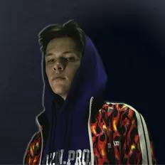 Dengarkan Frozin, tonton video musik, baca bio, lihat tanggal tur & lainnya!