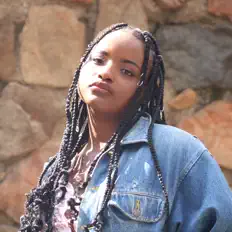 聆聽 Khosie、觀看音樂影片、閱讀小傳、查看巡演日期等！