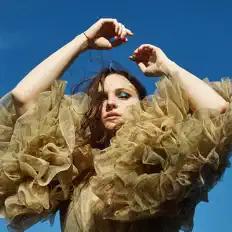 收听 AYLA、观看音乐视频、阅读小传、查看巡演日期等 ！