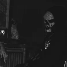 Ghost Vを聴いたり、ミュージックビデオを鑑賞したり、経歴やツアー日程などを確認したりしましょう！