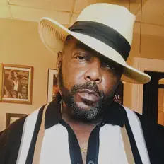 Bruce Big Daddy Wayneを聴いたり、ミュージックビデオを鑑賞したり、経歴やツアー日程などを確認したりしましょう！