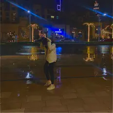 Posłuchaj wykonawcy TheReal XV, obejrzyj teledyski, przeczytaj biografię, zobacz daty tras koncertowych i nie tylko!