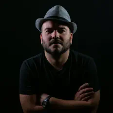 Mr Moon을(를) 듣고, 뮤직 비디오를 보고, 약력을 읽고, 투어 일정 등을 확인하세요!