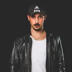 Listen to Simon Dekkers, watch music videos, read bio, see tour dates & more!
