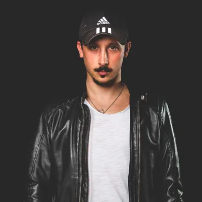Listen to Simon Dekkers, watch music videos, read bio, see tour dates & more!
