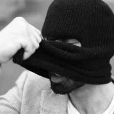 Escucha a HB, mira vídeos musicales, lee la biografía, consulta fechas de giras y mucho más.