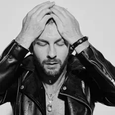 Luister naar KLYUCHNIK, bekijk muziekvideo's, lees de bio, bekijk de tourdata, en meer!