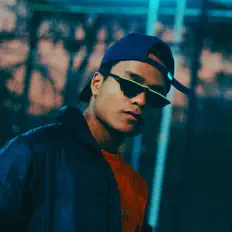 Escucha a YUNG TAMU, mira videos musicales, lee su biografía, consulta las fechas de las gira y más.
