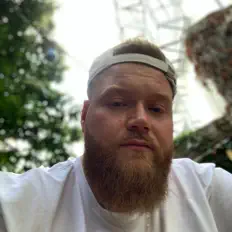 Kilogramm सुनें, म्यूज़िक वीडियो देखें, बायो पढ़ें, दौरे की तारीखें और बहुत कुछ देखें!