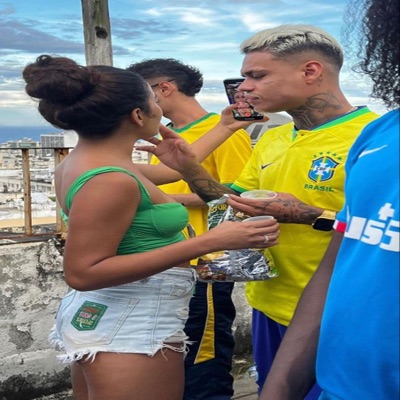 TIPO CABELINHO E BELA - Single