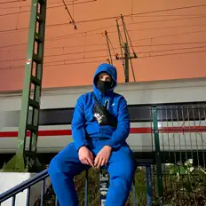 Lucid069을(를) 듣고, 뮤직 비디오를 보고, 약력을 읽고, 투어 일정 등을 확인하세요!