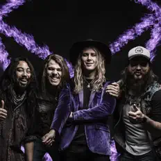 聆聽 Dirty Pagans、觀看音樂影片、閱讀小傳、查看巡演日期等！