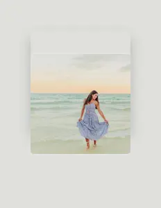 Ana Medeiros सुनें, म्यूज़िक वीडियो देखें, बायो पढ़ें, दौरे की तारीखें और बहुत कुछ देखें!