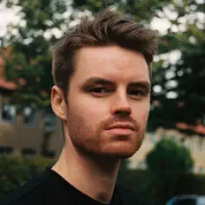 Ouve BJARNE, vê vídeos de música, lê a biografia, vê as datas da digressão e muito mais!