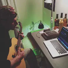 Dengarkan dave., tonton video musik, baca bio, lihat tanggal tur & lainnya!