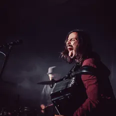 Parnish Goodを聴いたり、ミュージックビデオを鑑賞したり、経歴やツアー日程などを確認したりしましょう！