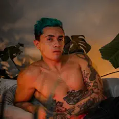Dengarkan Mauco, tonton video musik, baca bio, lihat tanggal tur & lainnya!
