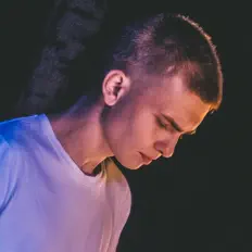 Hör dir Soldaev an, schau dir Musikvideos an, lies die Biografie, finde Tourdaten und mehr!