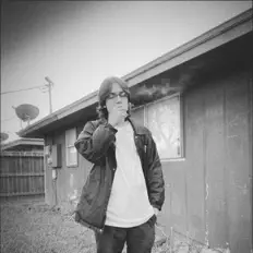 聆聽 Boone、觀看音樂影片、閱讀小傳、查看巡演日期等！