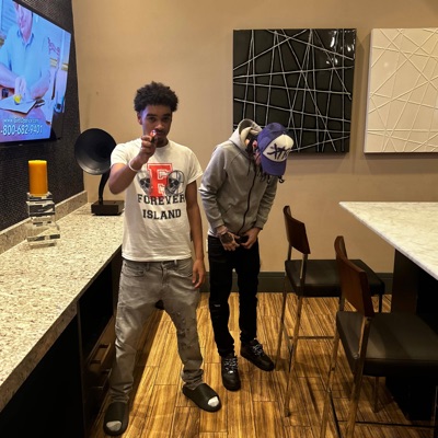 balenciagahelmutlang (feat. Xanmanxander) - Single