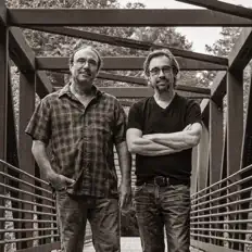 Posłuchaj wykonawcy Ten Ton Flood, obejrzyj teledyski, przeczytaj biografię, zobacz daty tras koncertowych i nie tylko!