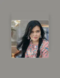 Dengarkan Rhenima, tonton video musik, baca bio, lihat tanggal tur & lainnya!