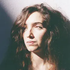 聆聽 Francesca Gaza、觀看音樂影片、閱讀小傳、查看巡演日期等！