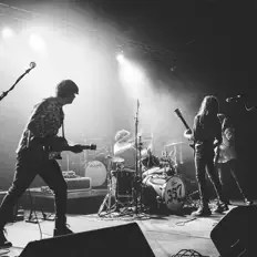 Hör dir 357 an, schau dir Musikvideos an, lies die Biografie, finde Tourdaten und mehr!