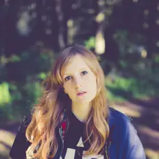 Sara Millerを聴いたり、ミュージックビデオを鑑賞したり、経歴やツアー日程などを確認したりしましょう！