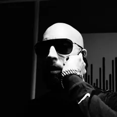 Hör dir Tijan an, schau dir Musikvideos an, lies die Biografie, finde Tourdaten und mehr!