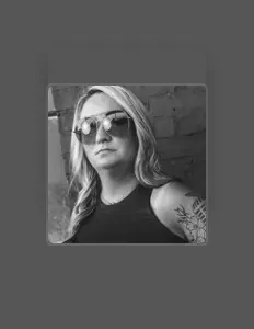 Ascolta Jenna Parker, guarda video musicali, leggi la biografia, vedi le date del tour & altro!