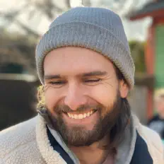 Ollie Darlingを聴いたり、ミュージックビデオを鑑賞したり、経歴やツアー日程などを確認したりしましょう！