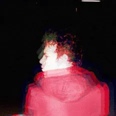 聆聽 Louis James、觀看音樂影片、閱讀小傳、查看巡演日期等！