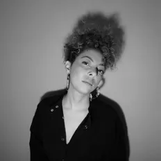 Lorna Kingを聴いたり、ミュージックビデオを鑑賞したり、経歴やツアー日程などを確認したりしましょう！