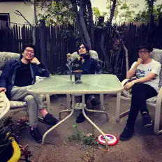 Dengarkan LOOLOWNINGEN & THE FAR EAST IDIOTS, tonton video musik, baca bio, lihat tanggal tur & lainnya!