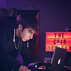 Écoutez Rwilly ., regardez des vidéoclips, lisez la biographie, consultez les dates de tournée et plus encore !