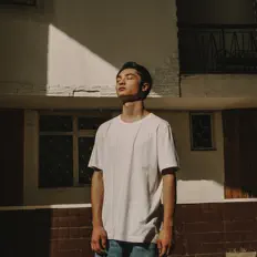 收听 Asiat、观看音乐视频、阅读小传、查看巡演日期等 ！