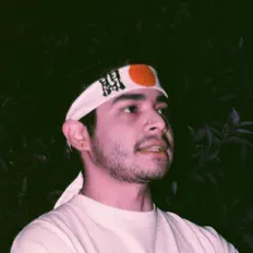 Sticky Banditを聴いたり、ミュージックビデオを鑑賞したり、経歴やツアー日程などを確認したりしましょう！