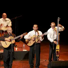 Listen to La Familia Valera Miranda, watch music videos, read bio, see tour dates & more!
