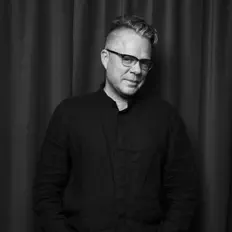 Dengarkan Stefan Levin, tonton video musik, baca bio, lihat tanggal tur & lainnya!