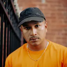 Dengarkan James Tha Spitta, tonton video musik, baca bio, lihat tanggal tur & lainnya!