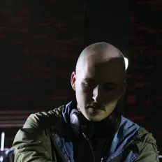 Ακούστε περιεχόμενο από Nobounds, παρακολουθήστε μουσικά βίντεο, διαβάστε το βιογραφικό, δείτε ημερομηνίες περιοδείας, και πολλά ακόμη!