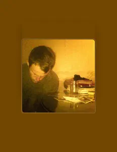 Poslechněte si interpreta Aaron Lowry, sledujte hudební videa, přečtěte si životopis, podívejte se na data turné a další informace.