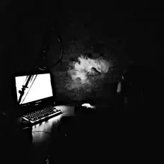 PHUZL सुनें, म्यूज़िक वीडियो देखें, बायो पढ़ें, दौरे की तारीखें और बहुत कुछ देखें!