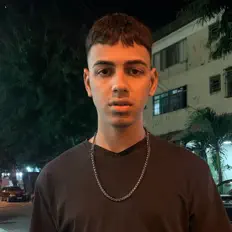 Hör dir Montella an, schau dir Musikvideos an, lies die Biografie, finde Tourdaten und mehr!