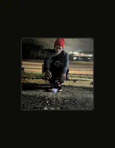 聆聽 RG TwoFive、觀看音樂影片、閱讀小傳、查看巡演日期等！